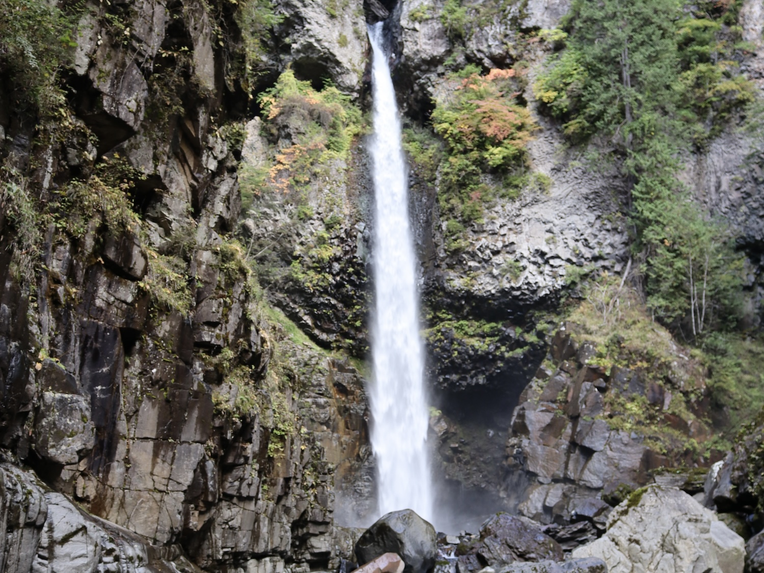 根尾の滝