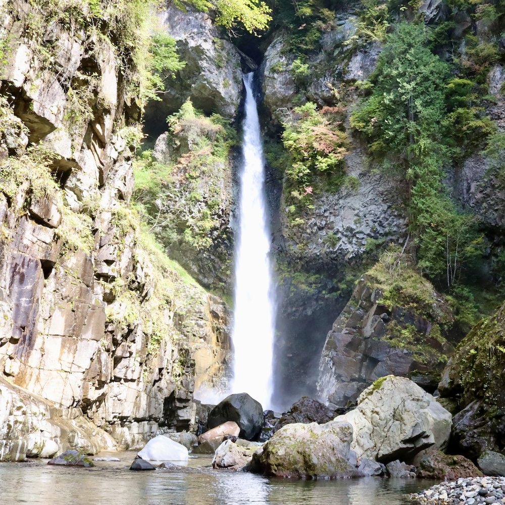 根尾の滝