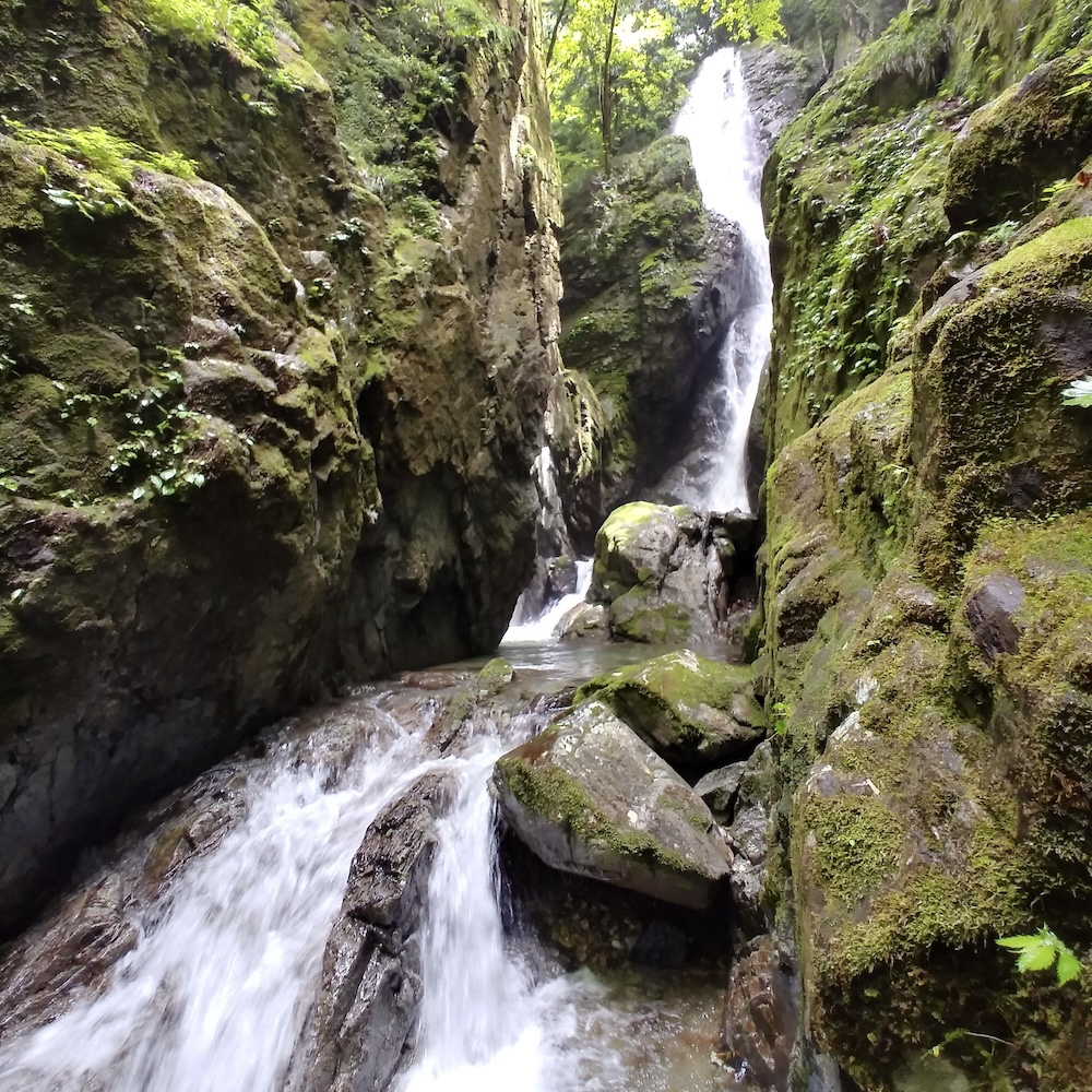 立岩の滝